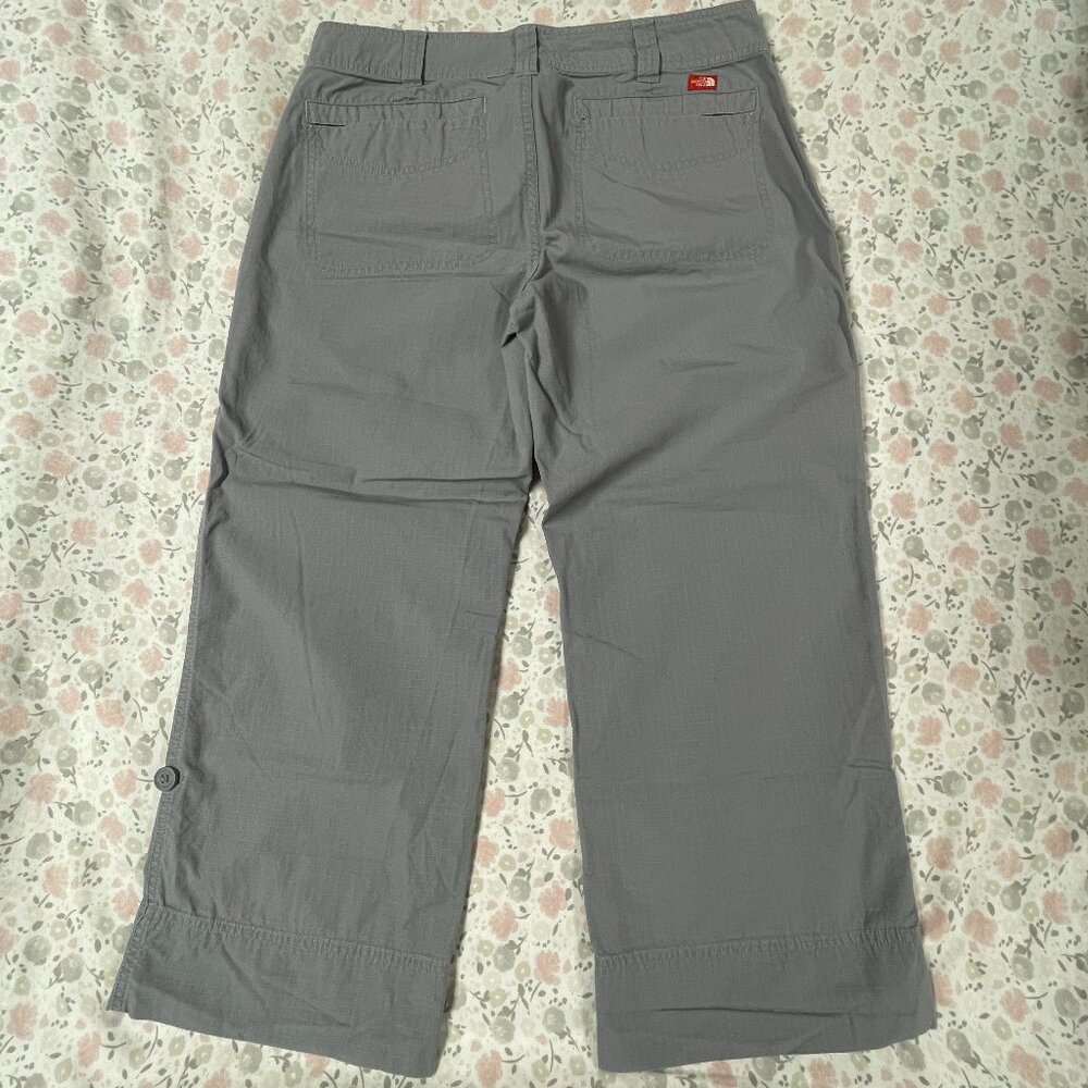 The North Face cargo capri pants, Women's Size 8, Light Gray color - Picture 14 of 15